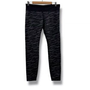 Under Armour Fitted HeatGear Black & Gray Camo Mid Rise Leggings Sz L